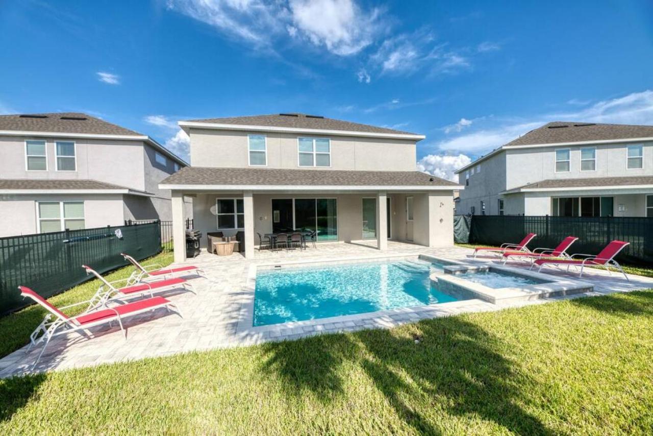 Casa de férias Spacious 8 Bdr Family With Arcades And Free Pool Heat *