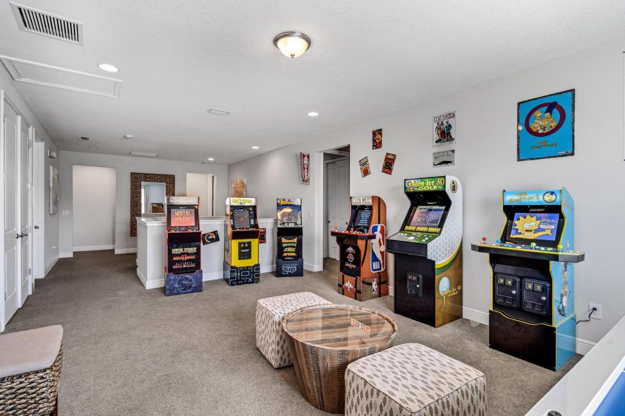 Casa de férias Spacious 8 Bdr Family With Arcades And Free Pool Heat Orlando